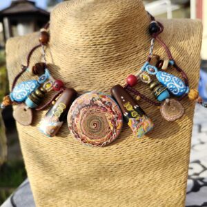 collier ethnique spirale