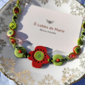 collier fleur en argile polymère réglable avec perles artisanales pois libre bijou modulable