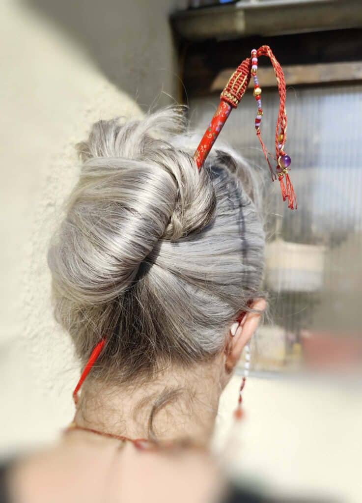 Pic à cheveux gris-gris en baguette chinoise et tissage