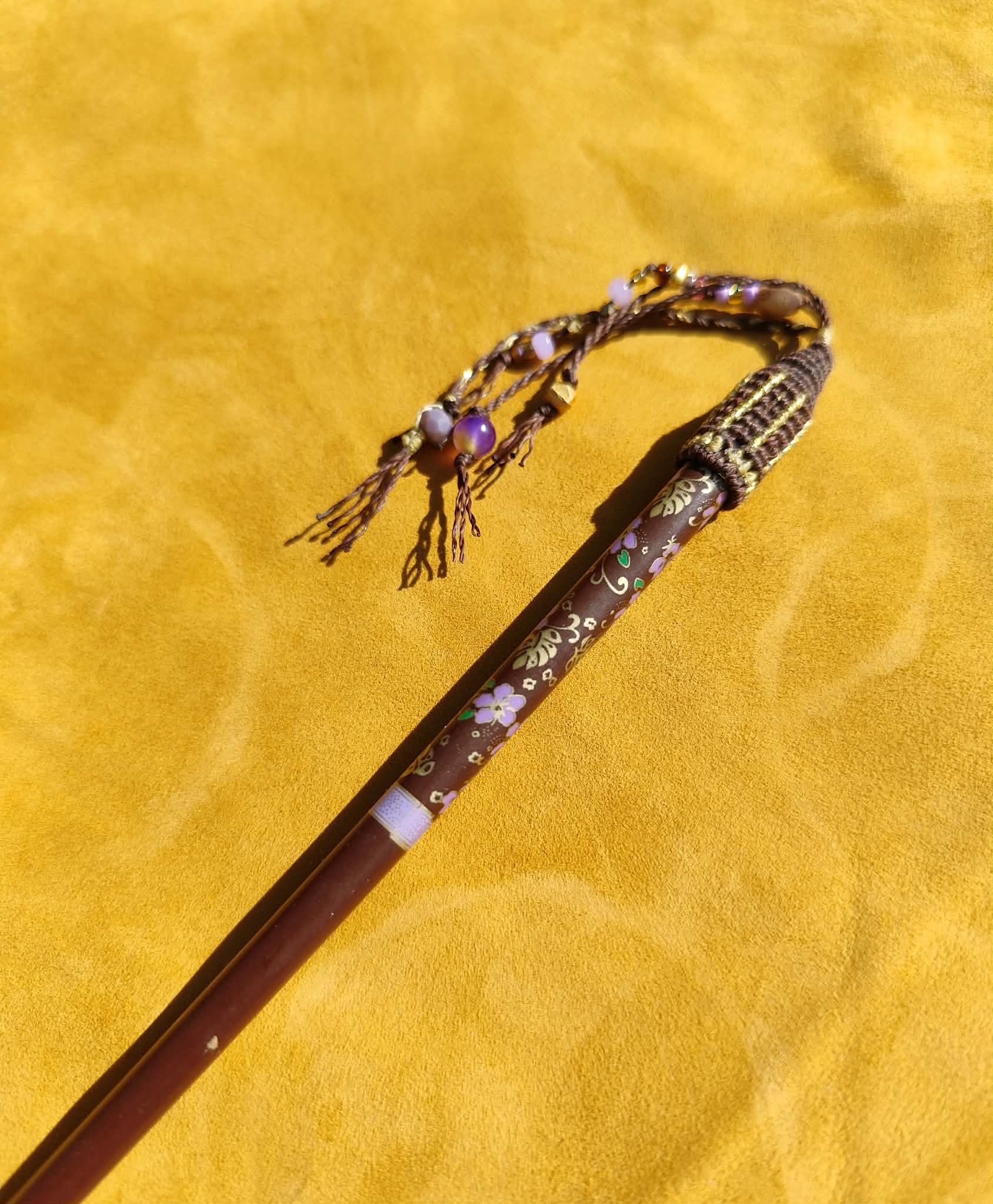 Pic à cheveux gris-gris en baguette chinoise et tissage