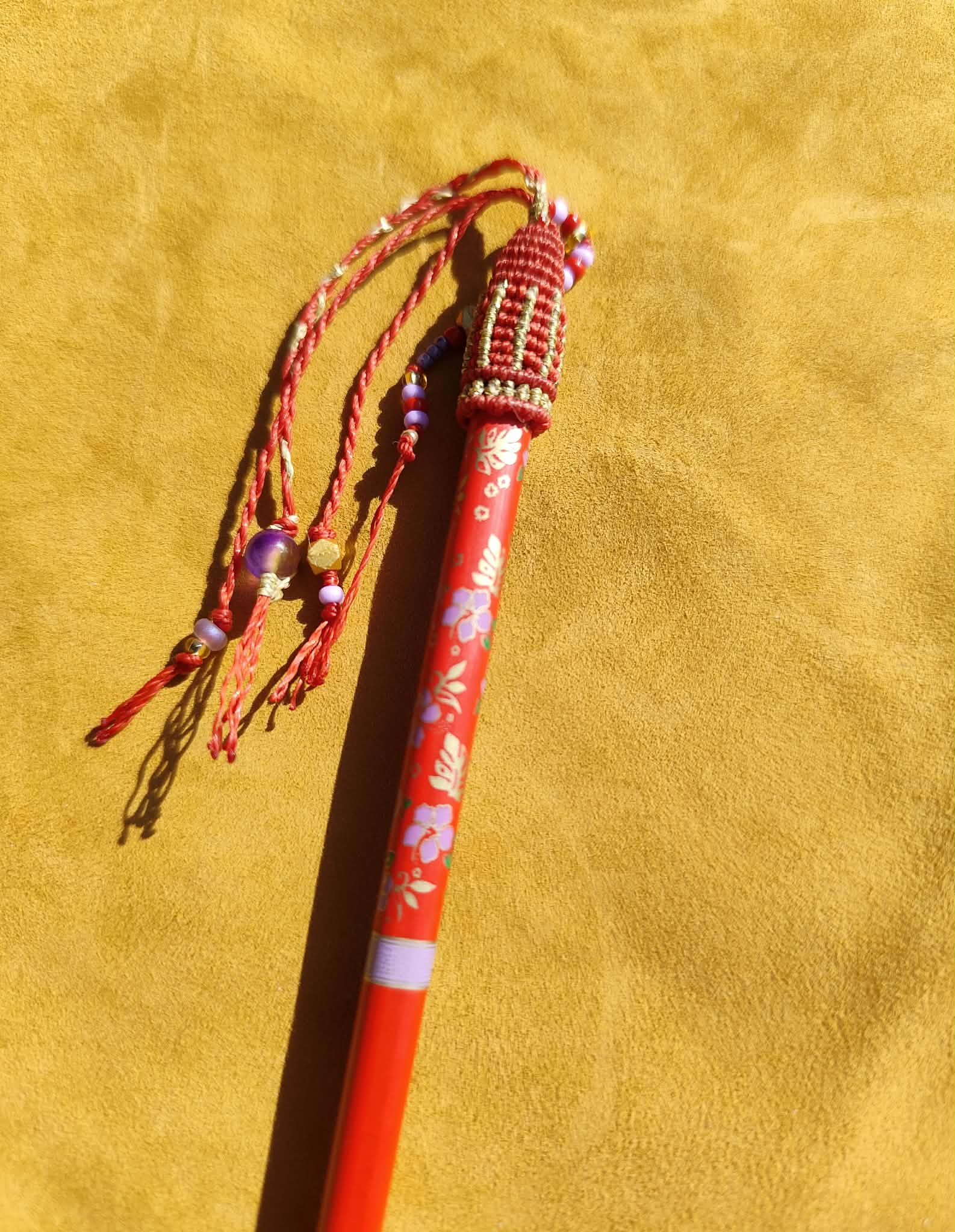 Pic à cheveux gris-gris en baguette chinoise et tissage